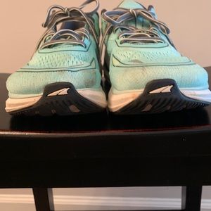 Women’s Altra Paradigm Size 8 running shoes